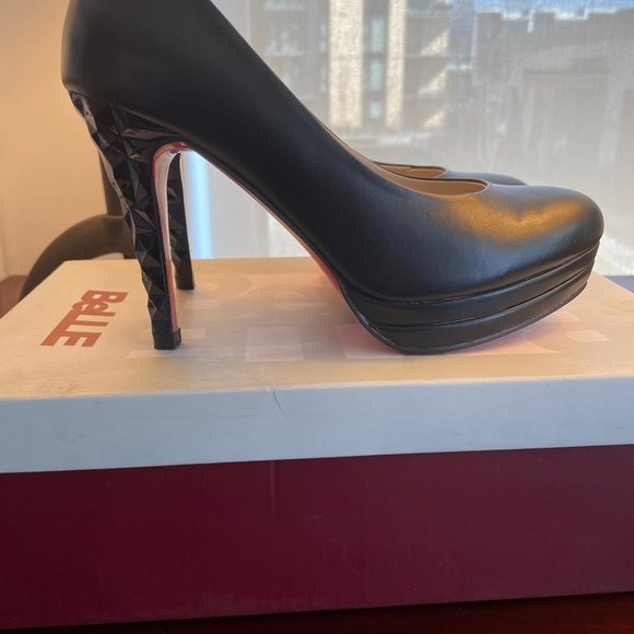 BeLLe Leather heels. Size 6 - Picture 2 of 4